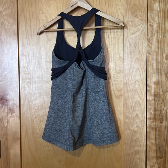 Lululemon Tank Top Sz 4 Gray Twist Back - Picture 5 of 7